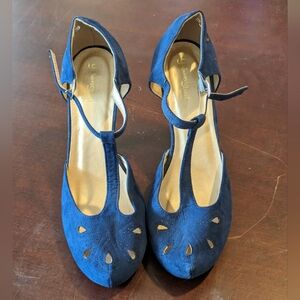 Modcloth graham street navy heels
